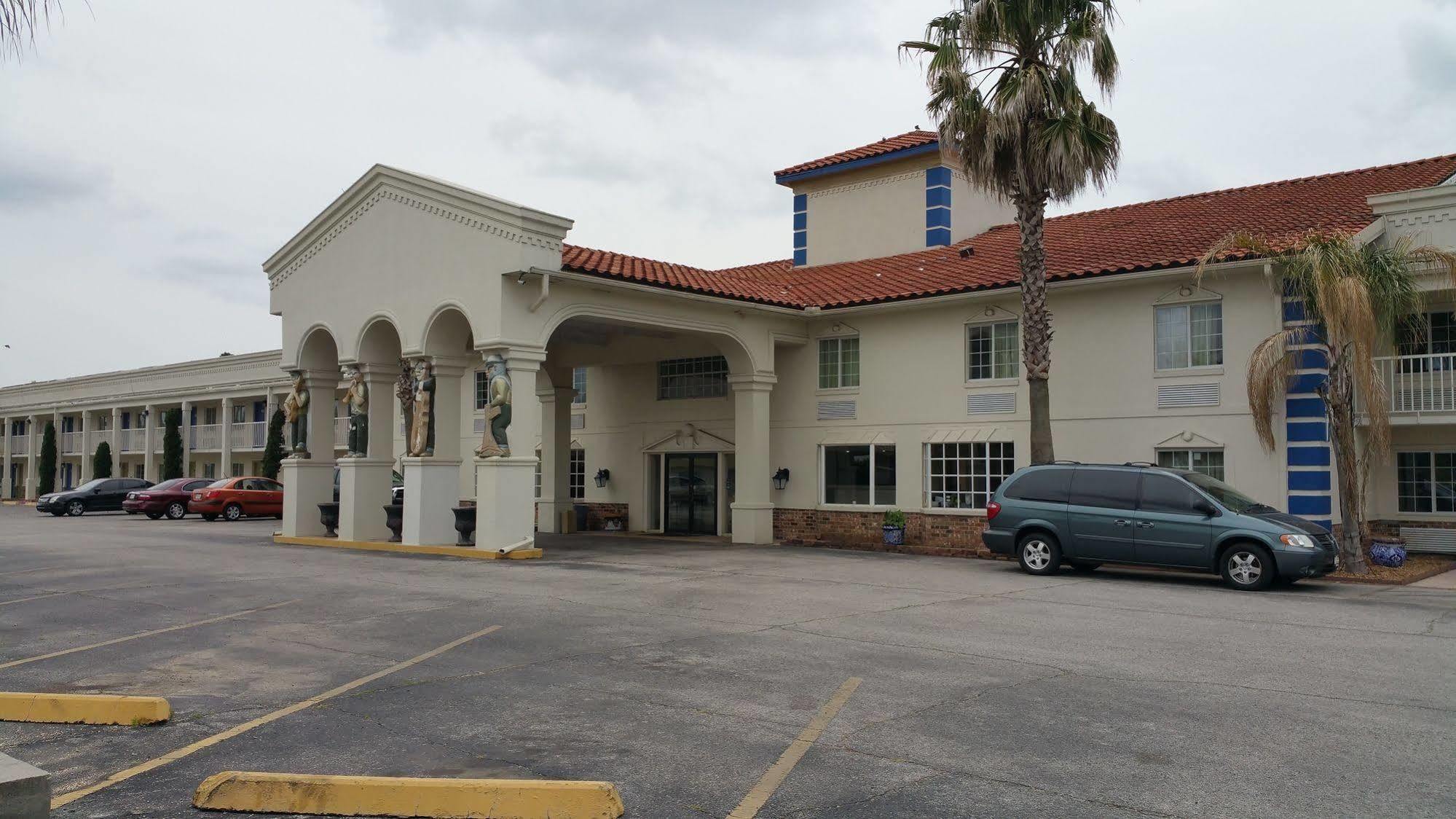 Oyo Hotel Lafayette La I-10 & University Exterior photo