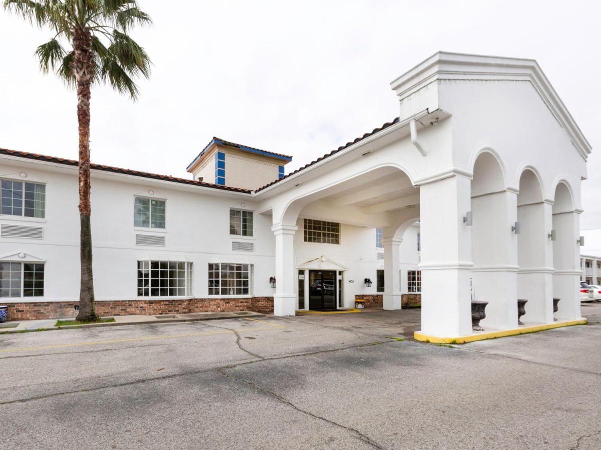Oyo Hotel Lafayette La I-10 & University Exterior photo